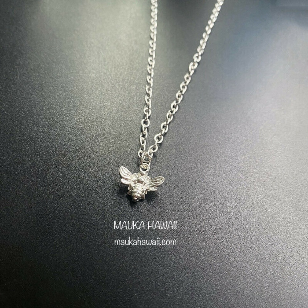 Honey Bumble Bee Minimalist 3D Charm Necklace 18in Chain New